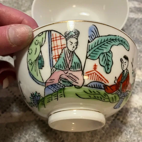 Mid Century Chinese Chinoiserie Porcelain Rice Bowls - Picture 10 of 10